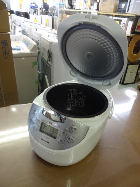感謝価格】 TOSHIBA 炊飯器 5.5合 RC-10HK W